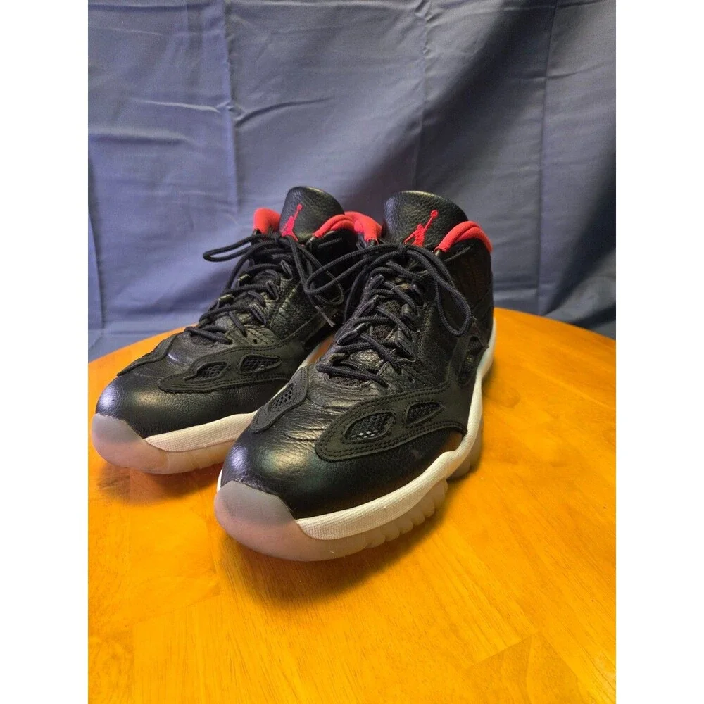 Air Jordan 11 Retro Low IE Bred 2021 Mens 11.5 Black Red 919712-023 Sneakers